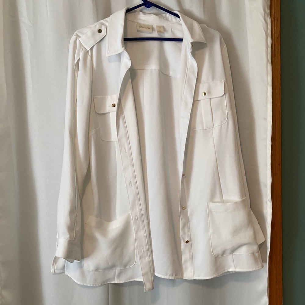 Women's White Utility Shirt Jacket with Flap Pockets
